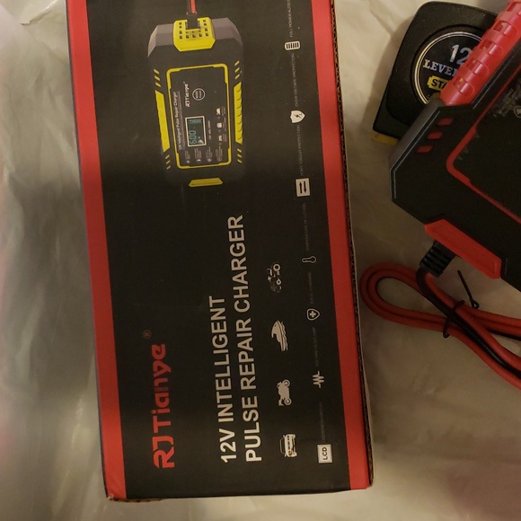 Brand New Car Battery Charger  Never Used - Picture 2 of 5